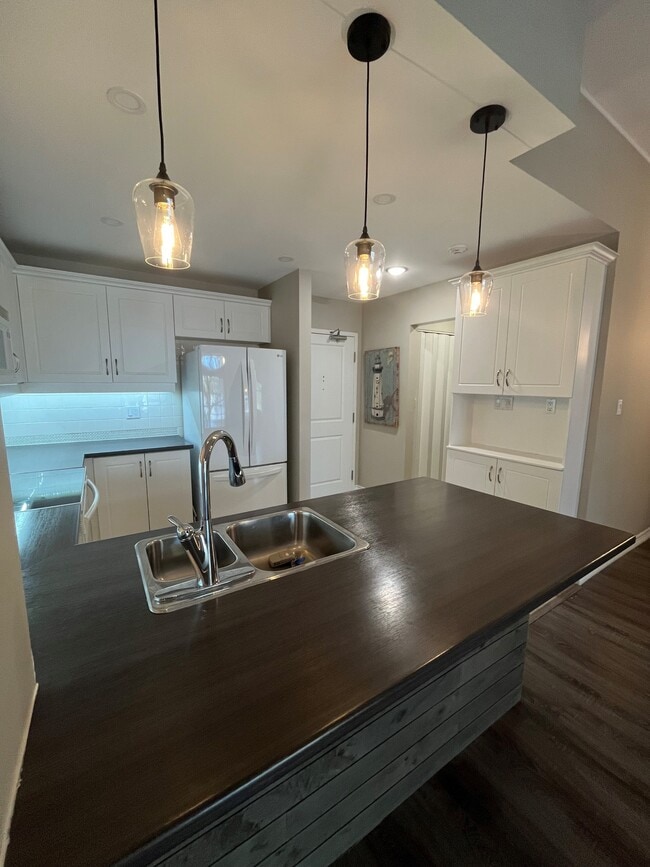 Photo du bâtiment - 145 3rd St
