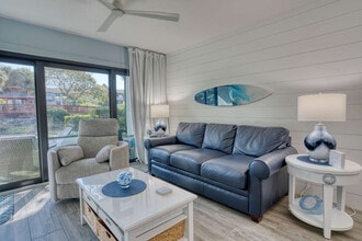 Building Photo - 600 Neapolitan Way