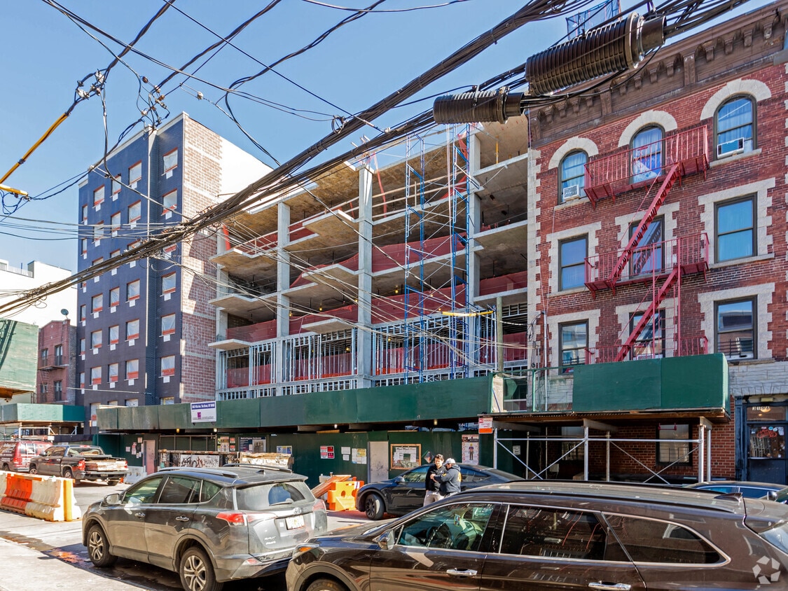 Building Photo - 3160-3166 Villa Ave