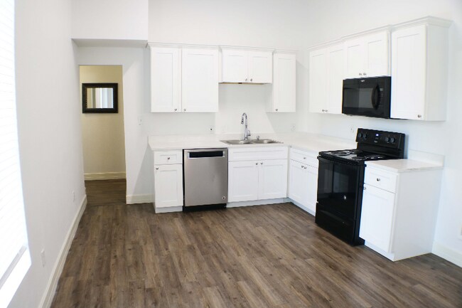 Foto del edificio - 2120 Monterey St