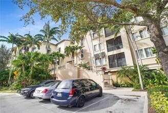 Building Photo - 2900 NW 125th Ave