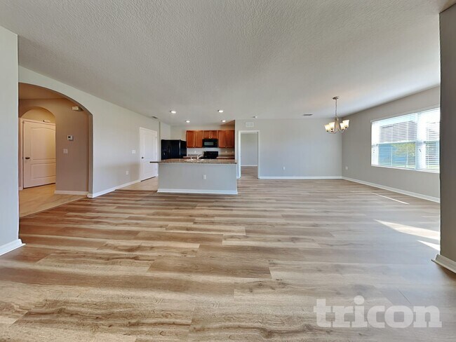 Building Photo - 991 Summer Glen Dr