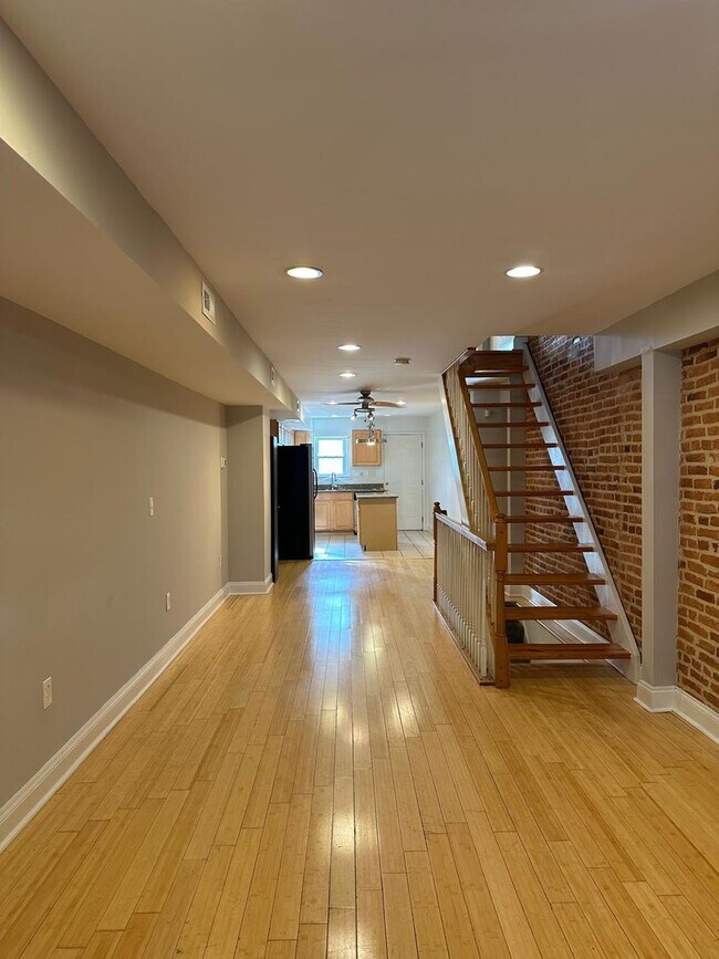 Building Photo - 3 Bedroom Rowhome in Pigtown