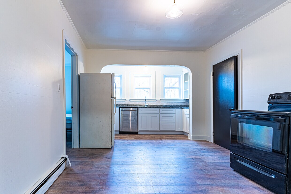 24 W High St Unit 24, Somersworth, NH 03878 Apartments in Somersworth