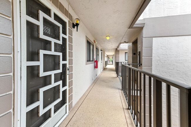 Foto del edificio - 15144 Ashland St