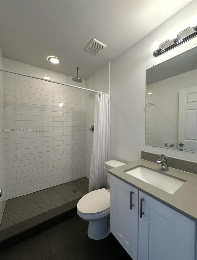 Foto del edificio - 346 NW 35th St