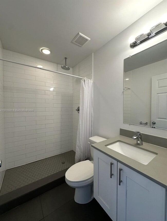 Building Photo - 346 NW 35th St