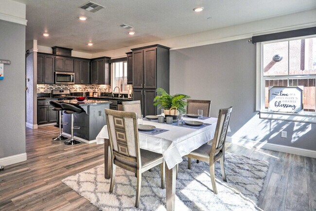 Foto del edificio - 761 Ashwick Loop