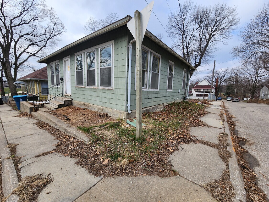 Primary Photo - 113 Maplewood St