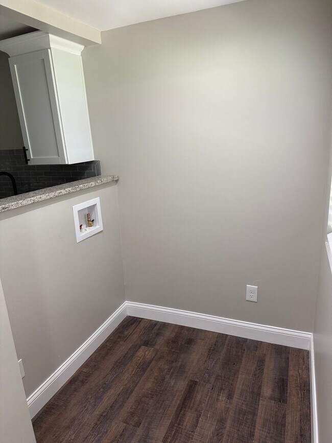 Foto del edificio - 3 Bed, 2 Bath Home for Rent!