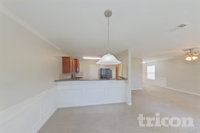 Building Photo - 2435 Cornell Cir