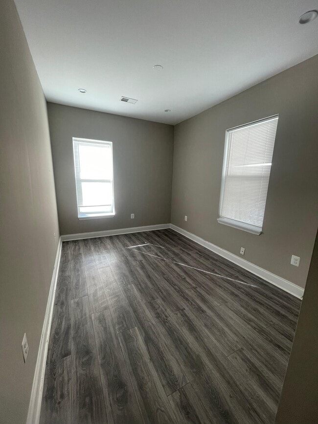 Building Photo - Druid Hill #2