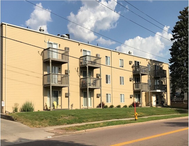 111 N Cleveland Ave Unit 32, Sioux Falls, SD 57103 Apartment for Rent in Sioux Falls, SD