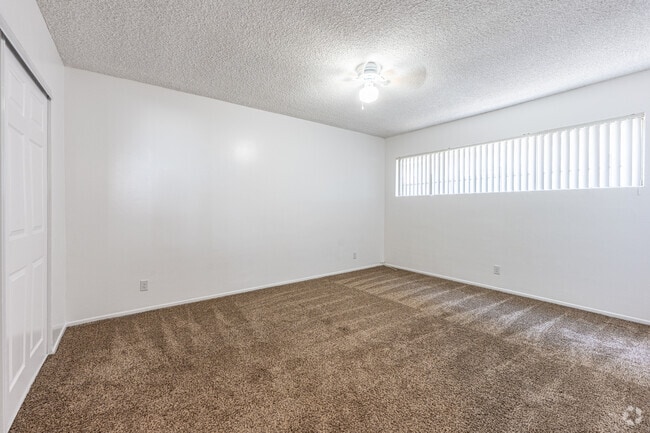 2BR, 1BA - 888SF - Primary Bedroom - New Orleans