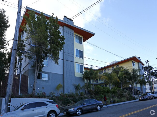 Building Photo - Lake View East Apartments
