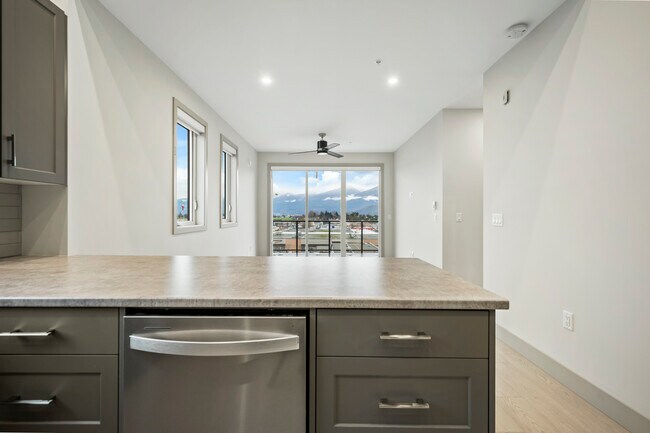Photo du bâtiment - 45547-45547 Knight Rd