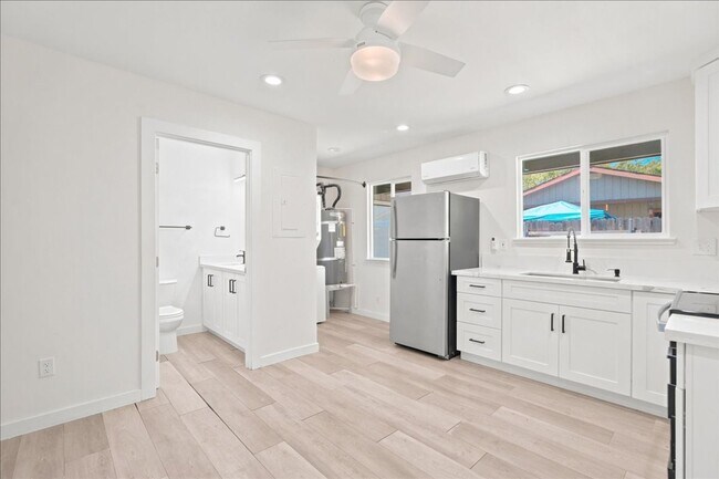 Photo - 3936 - 3944 Renick Way Apartment
