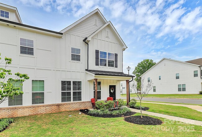 Foto del edificio - 720 Herlong Ave