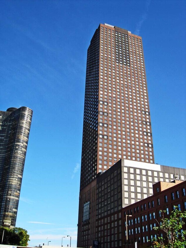 Foto principal - 474 N Lake Shore Dr