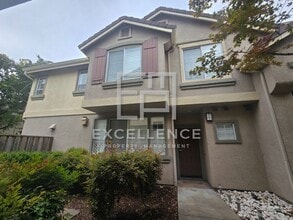 Building Photo - 330 Oleander Dr