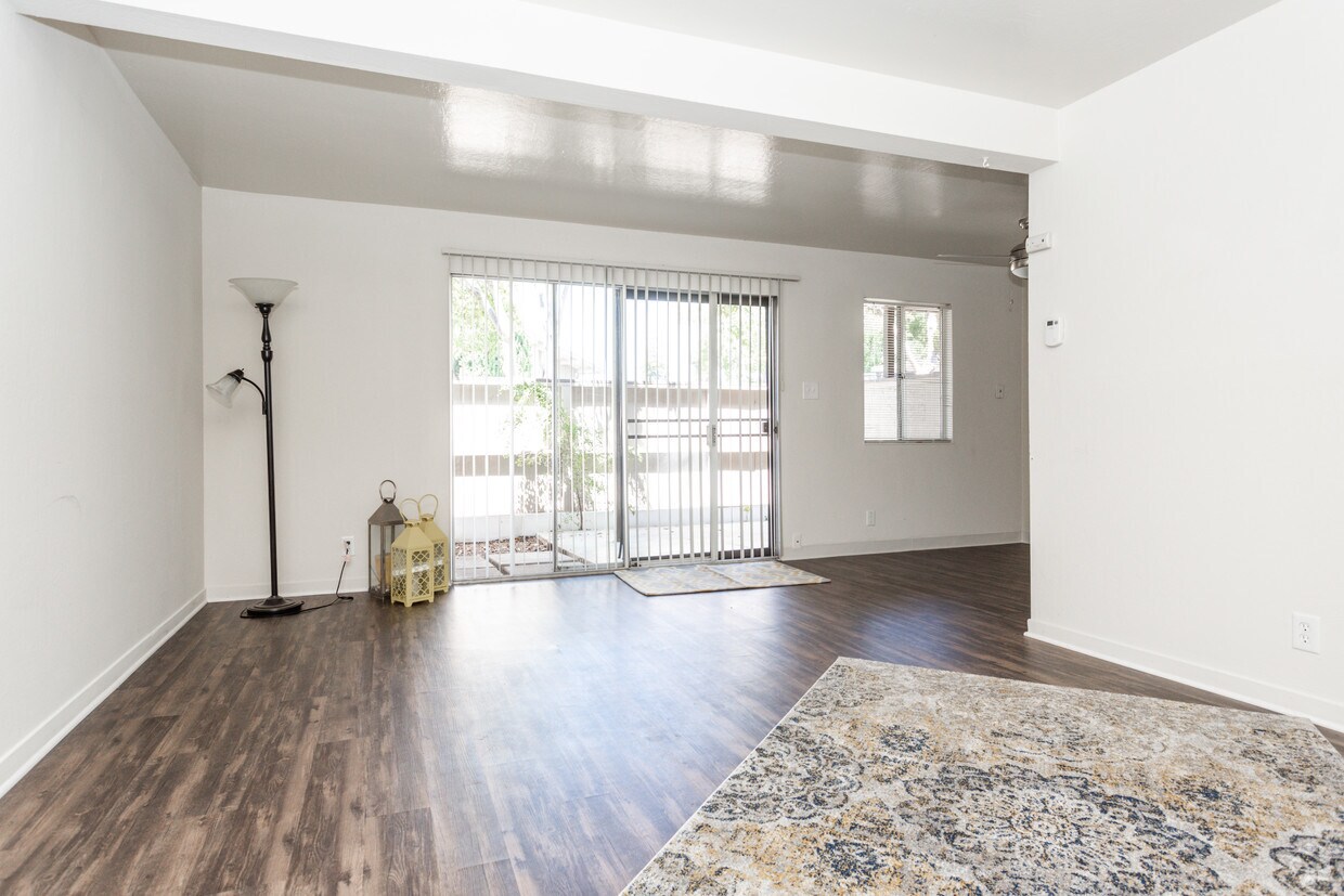 JACKSON FLATS Apartments 24900 Santa Clara St Hayward, CA