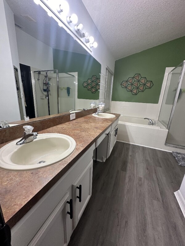 Foto del edificio - 2142 Blackstone Landing Dr