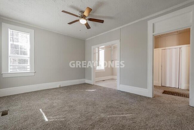 Building Photo - HOLIDAY SPECIAL! 1 MONTH FREE IF LEASE SIG...