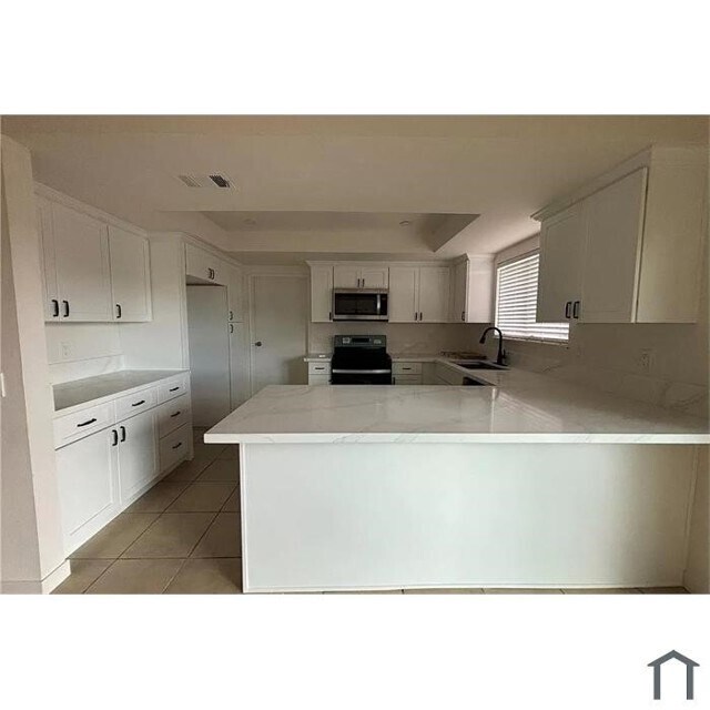 Foto del edificio - 8848 Oleander Ave