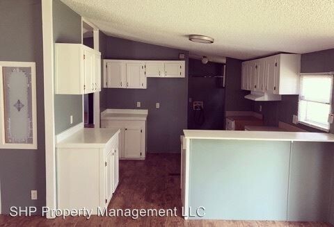 Building Photo - 1525 Summer Hill Rd