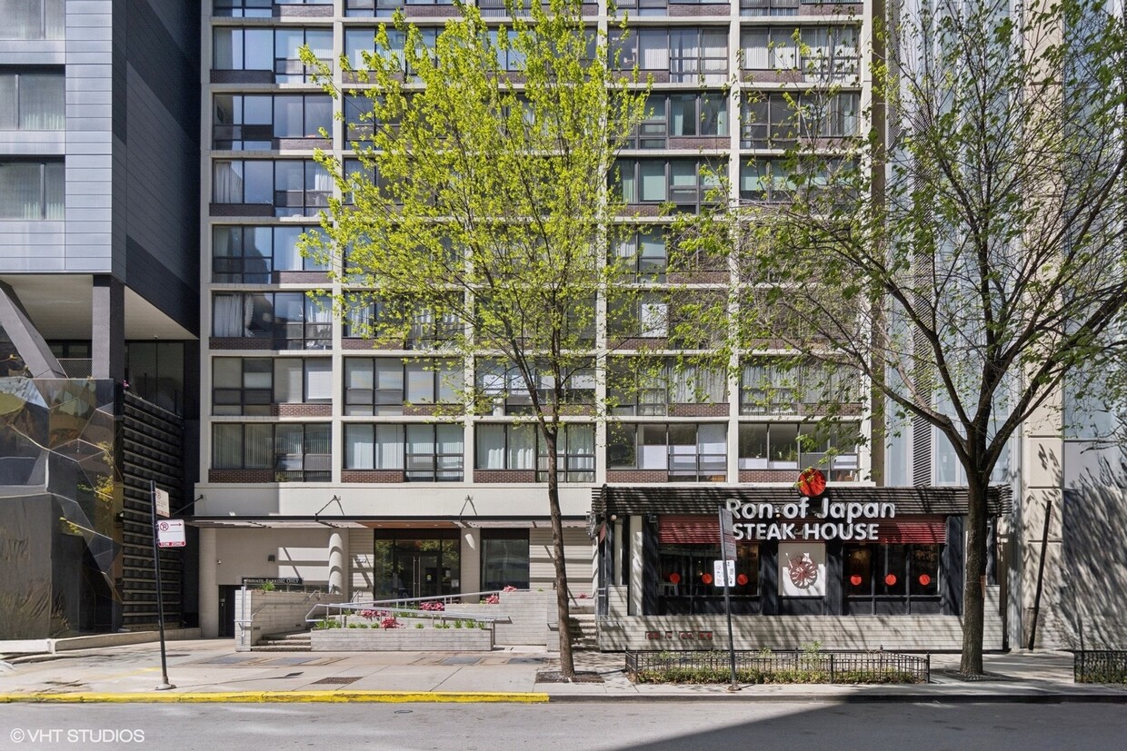 Primary Photo - 230 E Ontario St