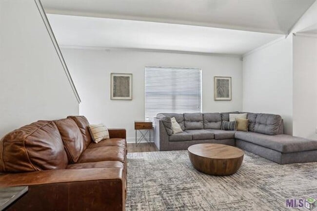 Building Photo - Lakes Edge Condominiums