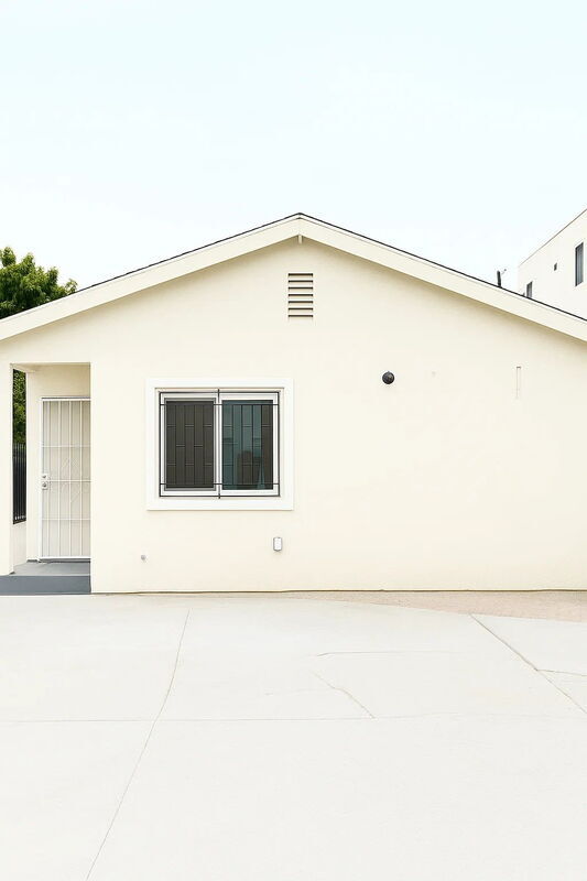 Primary Photo - 1325 W 58th St