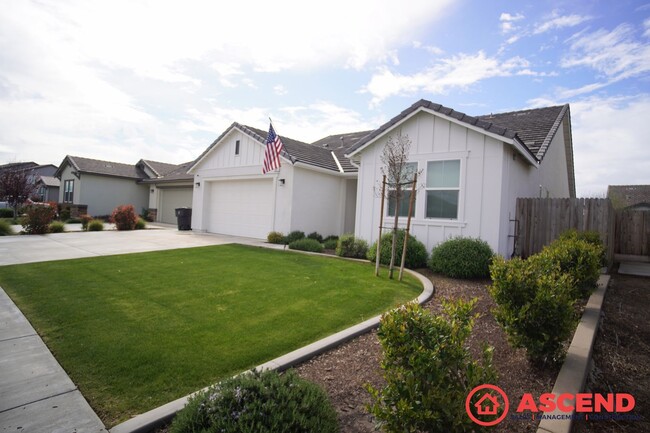 Building Photo - Beautiful Home Off S Heath and Stockdale Hwy!