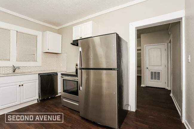 Foto del edificio - 1630 W 36th St