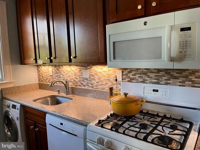 Building Photo - 1404 26th St NW