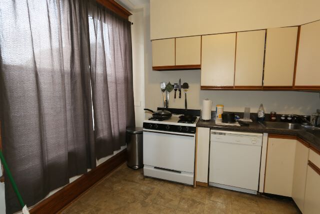 Foto del edificio - 1358 W Barry Ave