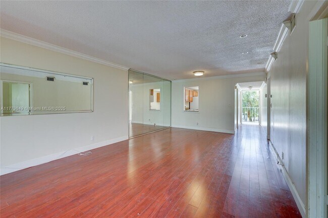 Foto del edificio - 8141 SW 24th Ct