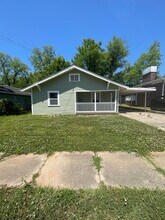 Building Photo - 704 61st St