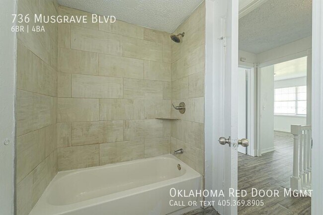 Building Photo - 736 Musgrave Blvd