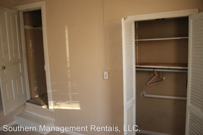 Building Photo - 2 br, 1 bath House - 220 S. Pleasant Ave. ...