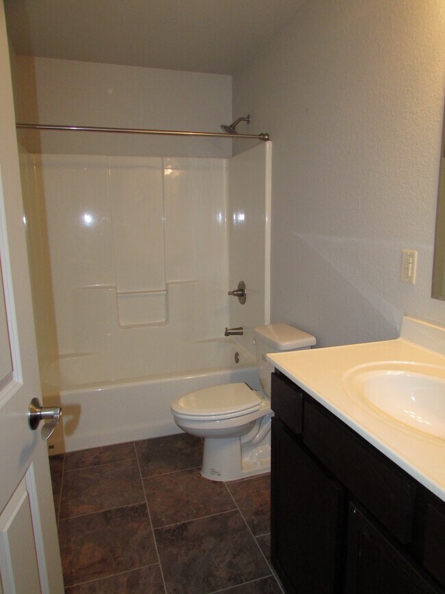 Foto del edificio - MODERN 3 BEDROOM IN ELKS CROSSING