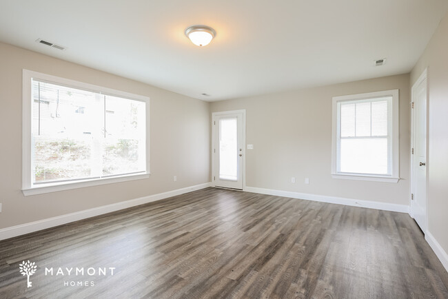 Building Photo - 3 Bedroom in Greer, SC