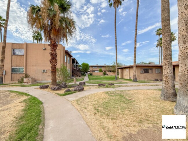 Foto del edificio - Modern 3/2 End Unit Condo in Central Phoenix!