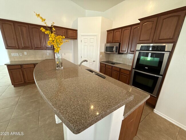 Foto del edificio - 25523 W Ripple Rd