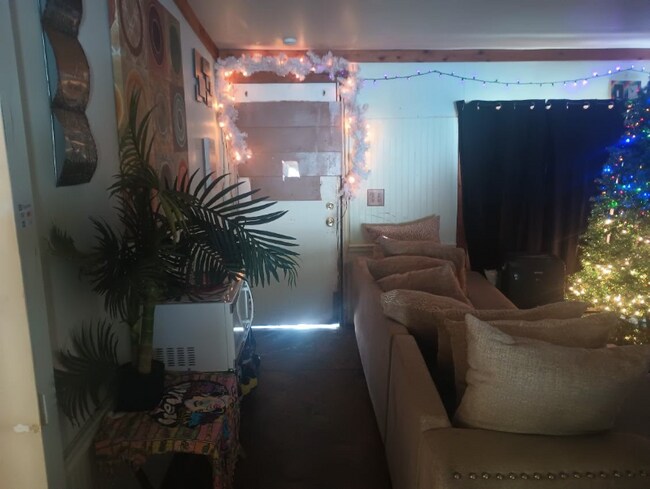 Foto del edificio - 11804 Tipton Ave
