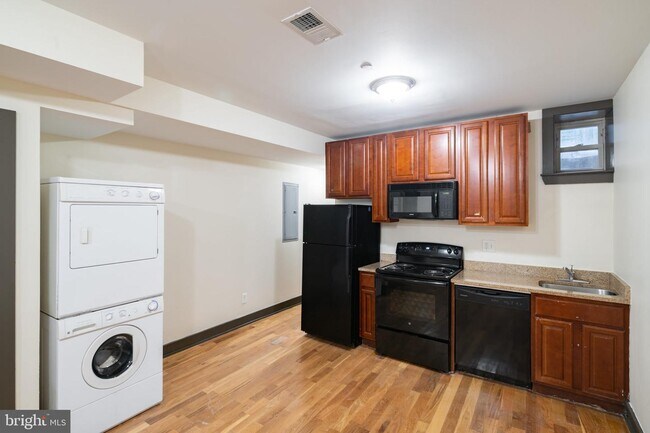 Building Photo - 2022 N 18th St