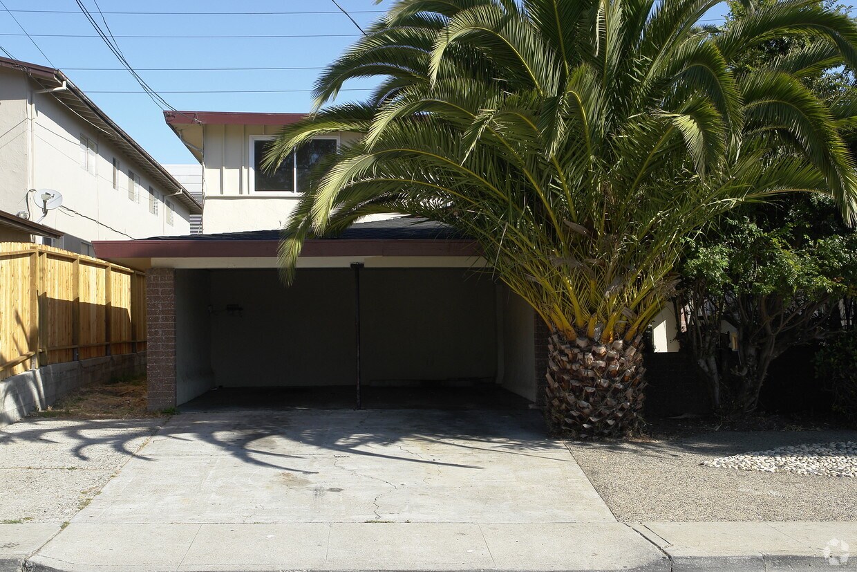 Foto del edificio - 2121 Stanton Ave