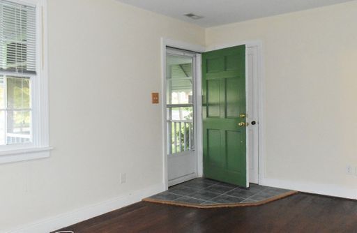 Foto del edificio - 2 BR 1 BA LAKESIDE AREA HOME