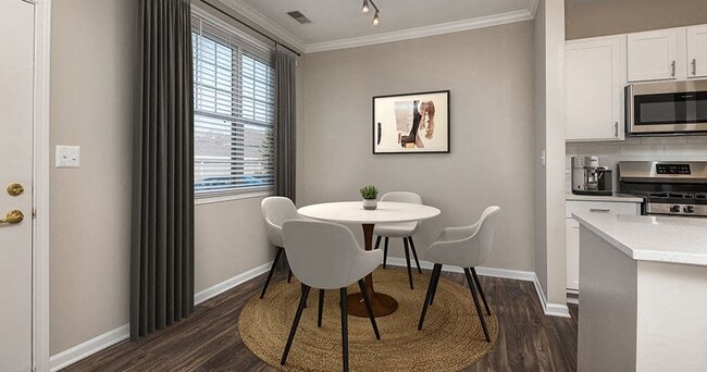Building Photo - Butterfield Oaks Apartments