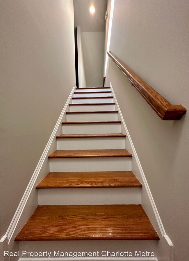 Foto del edificio - 2 br, 2.5 bath House - 1122 Dean Hall Lane